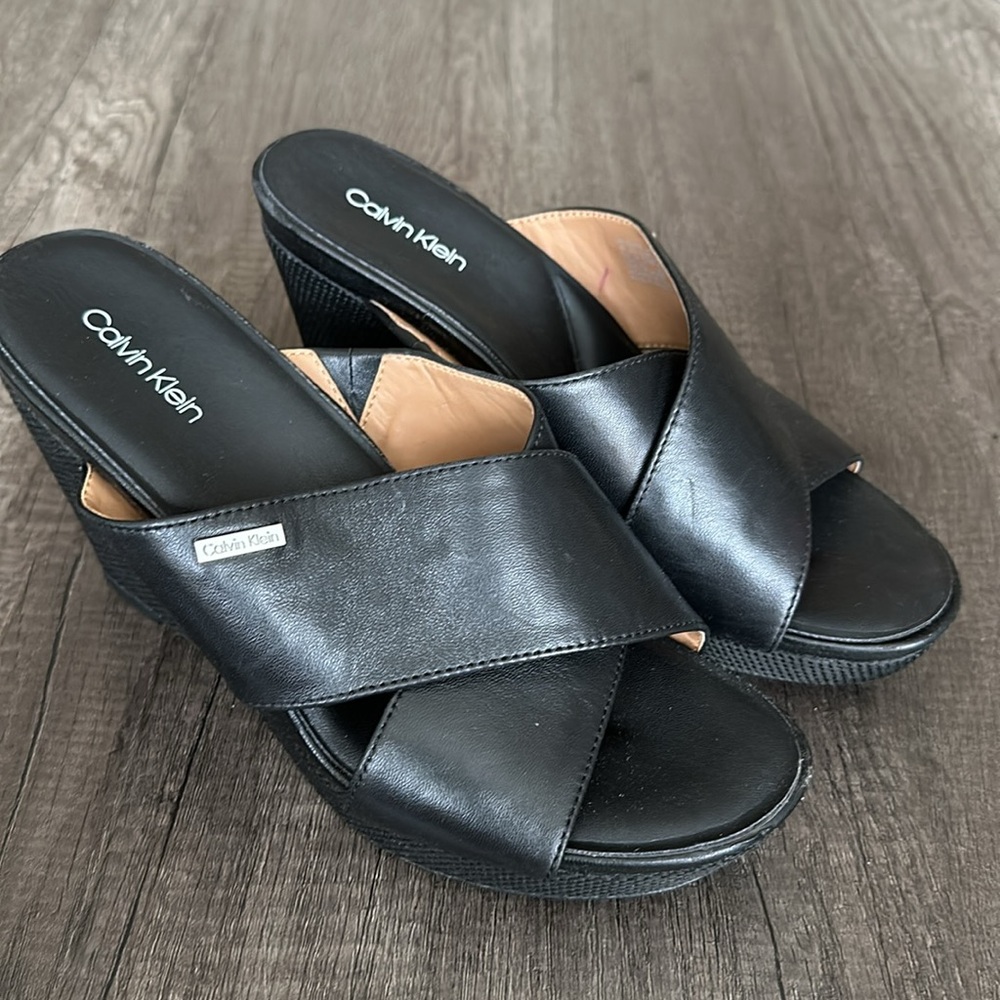 Calvin Klein| Jacolyn Leather Black Criss Cross Wedge Platform Sandal Size 9.5